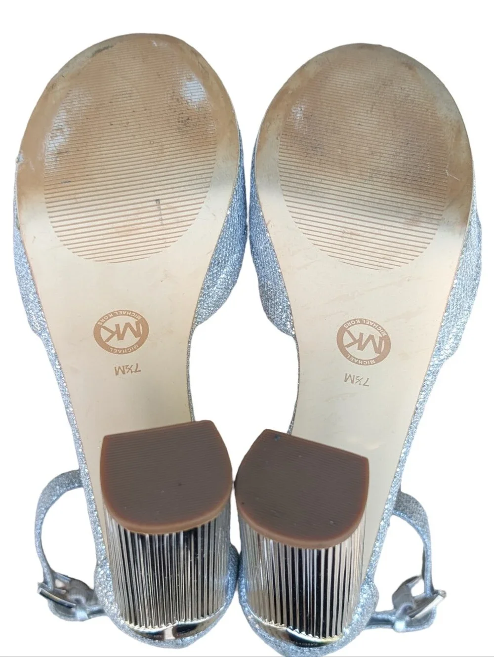 Michael Michael Kors Paloma Platform Sandals in a silver glitter Size 7.5